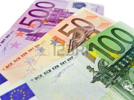5300161-banknotes-50-100-500-euros-isolated-on-white-background