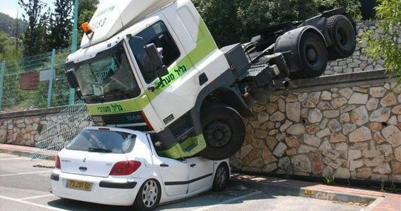 Photos des accidents de voiture les plus ridicules! - Cocktail