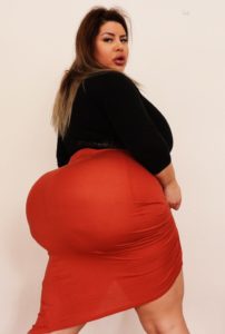 Natasha a un seul objectif: avoir le plus gros derrière du monde, «cela